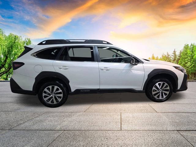 Certified 2025 Subaru Outback Premium image 3