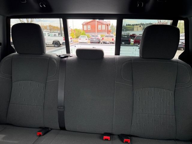 Used 2024 RAM 3500 Tradesman w/ Chrome Appearance Group AWD/4WD image 32