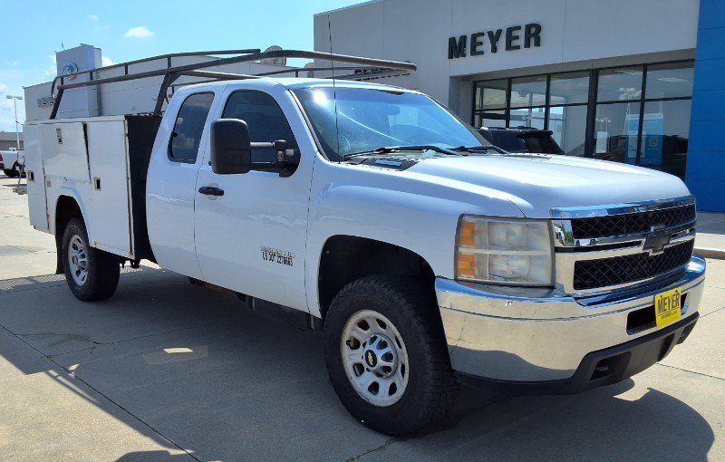 Used 2011 Chevrolet Silverado 3500 W/T AWD/4WD image 2