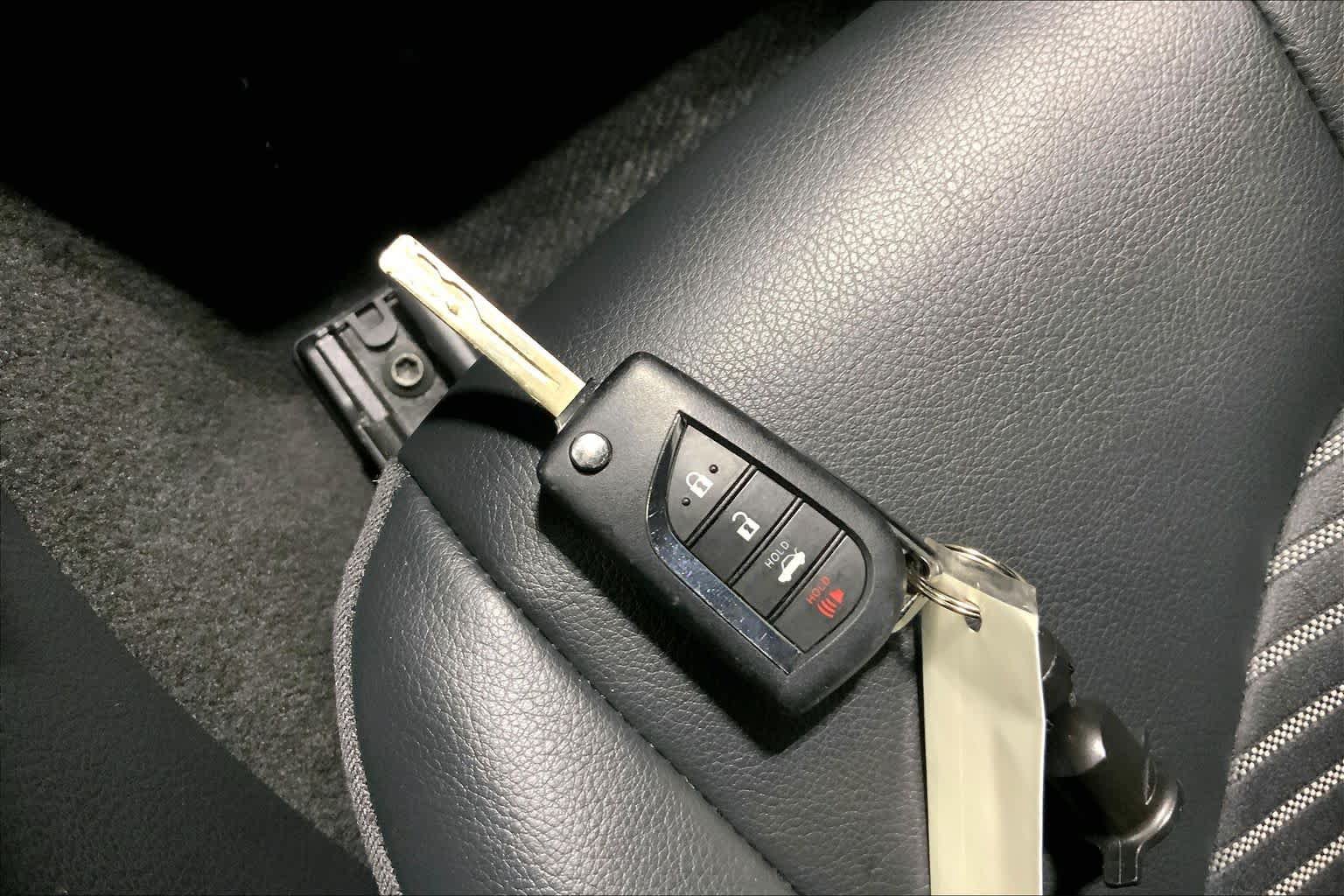 Used 2023 Toyota Camry SE AWD/4WD image 15