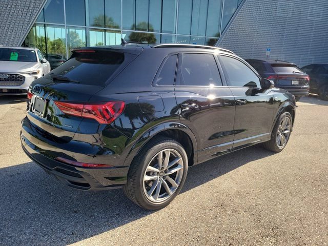 Certified 2024 Audi Q3 2.0T Premium w/ Convenience Package AWD/4WD image 7