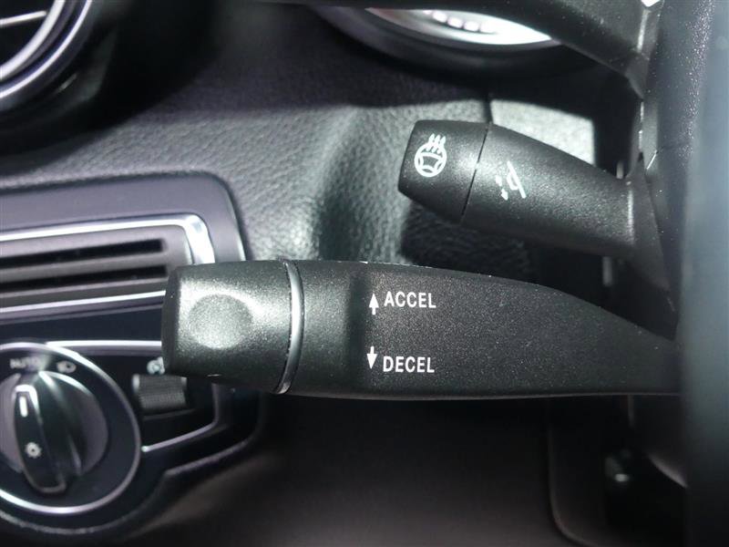 Used 2019 Mercedes-Benz GLC 300 4MATIC image 37