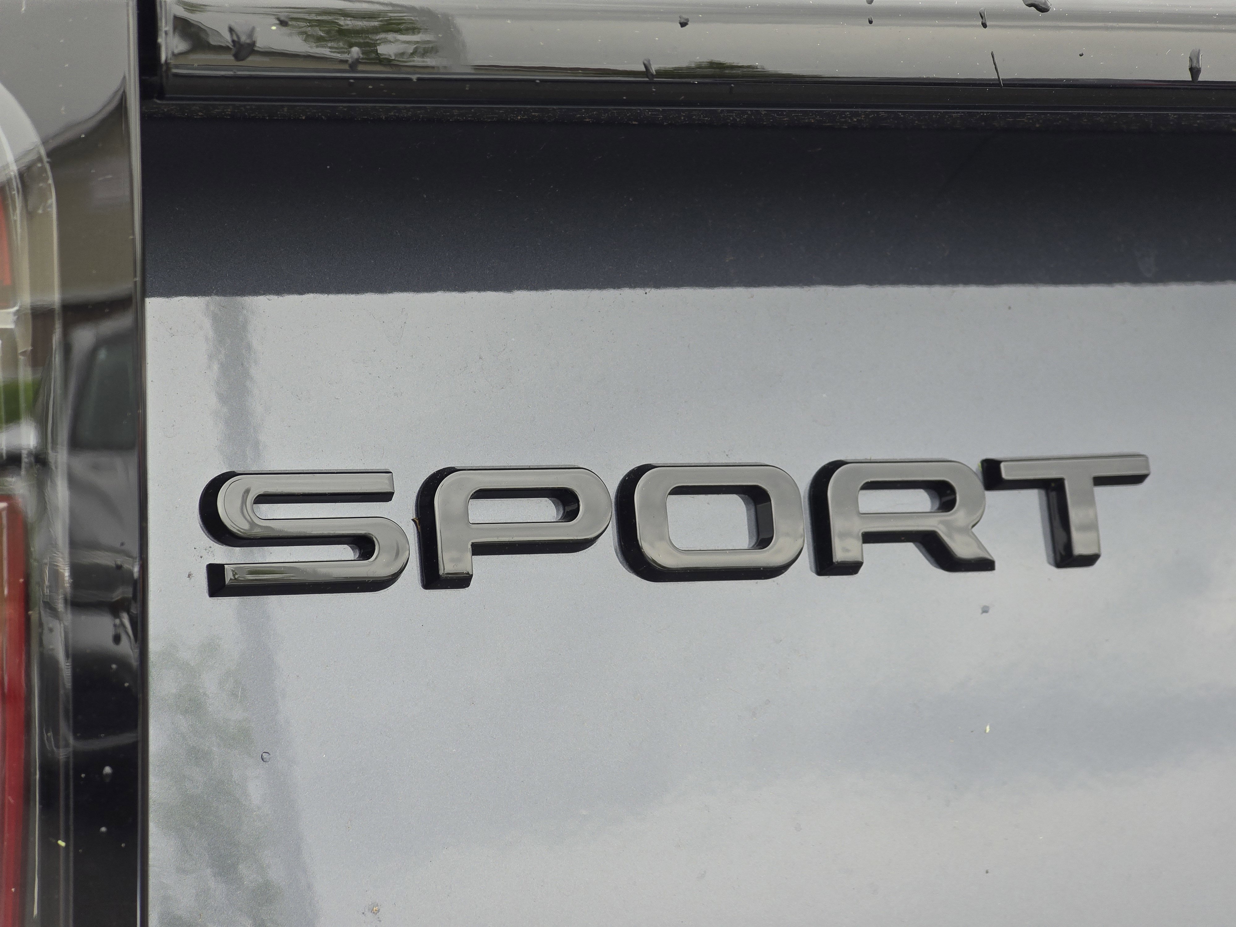 New 2025 Land Rover Discovery Sport Dynamic SE image 17