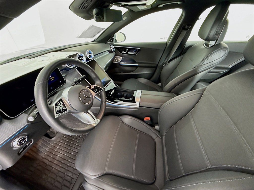 Used 2025 Mercedes-Benz C 300 4MATIC Sedan image 5