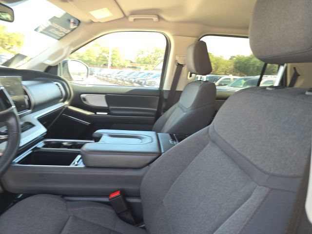 Used 2025 Ford Expedition Active AWD/4WD image 10