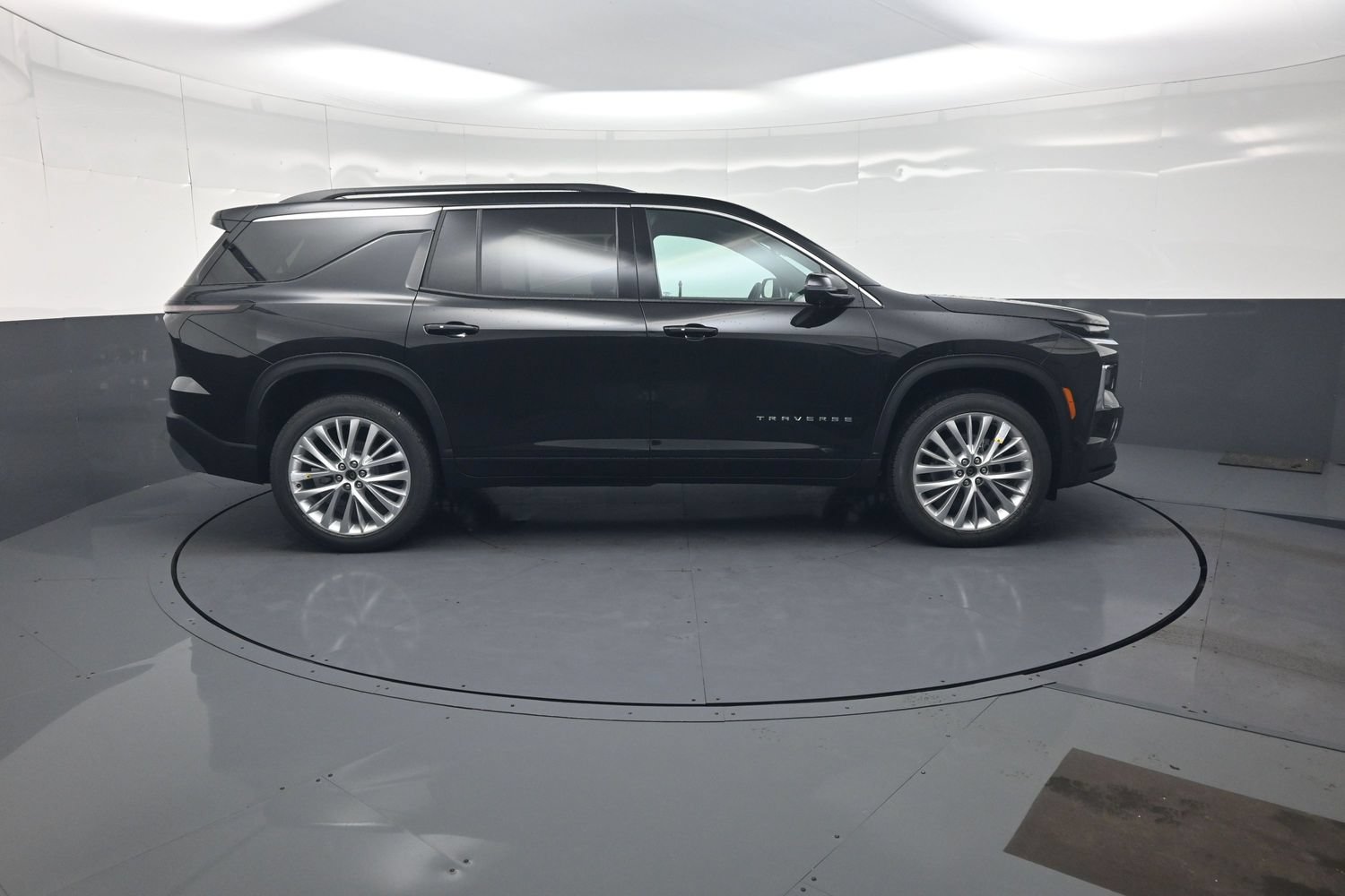New 2027 Chevrolet Traverse LT w/ Driver Confidence Package AWD/4WD image 2