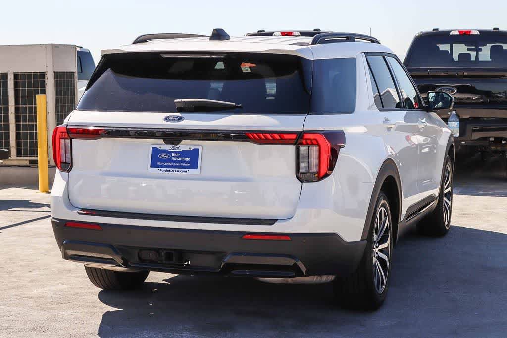 Certified 2025 Ford Explorer ST-Line RWD image 4