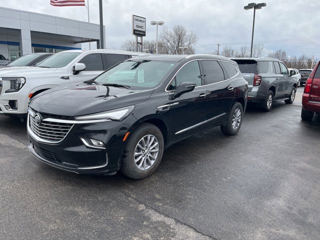 Used 2024 Buick Enclave Essence w/ Technology Package image 2