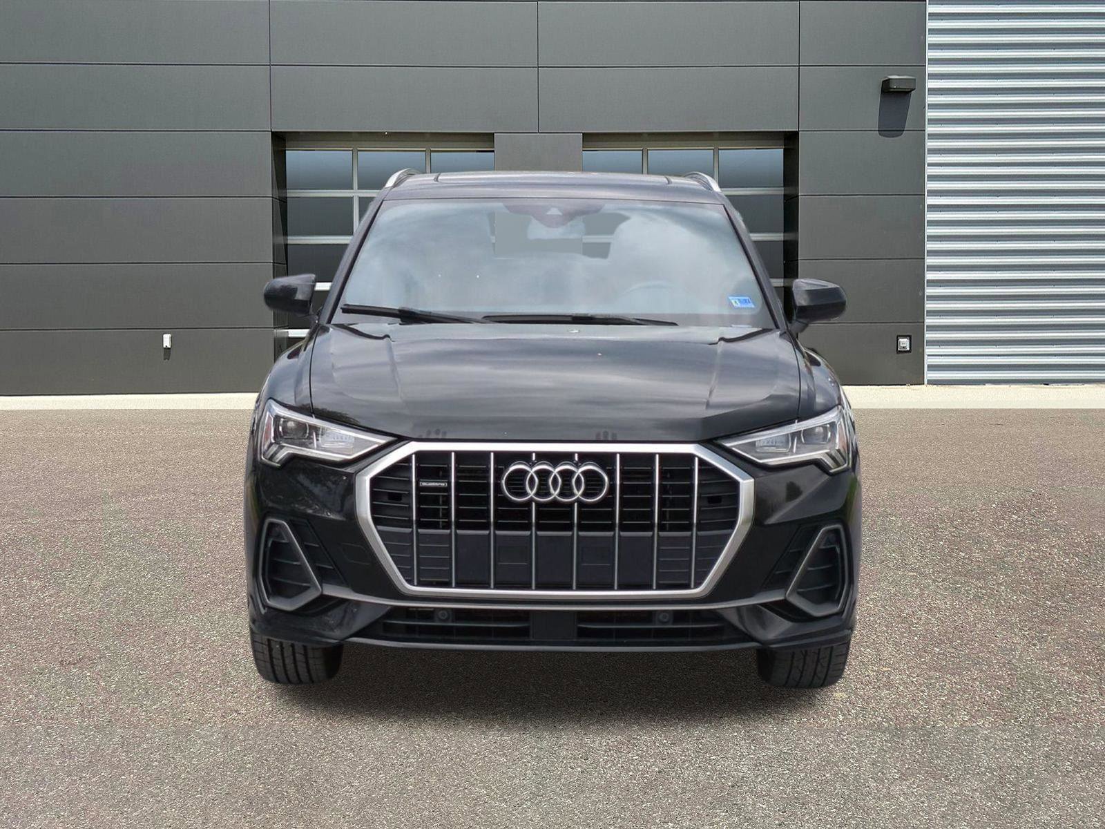 Used 2019 Audi Q3 2.0T Premium Plus w/ Premium Plus Package image 2