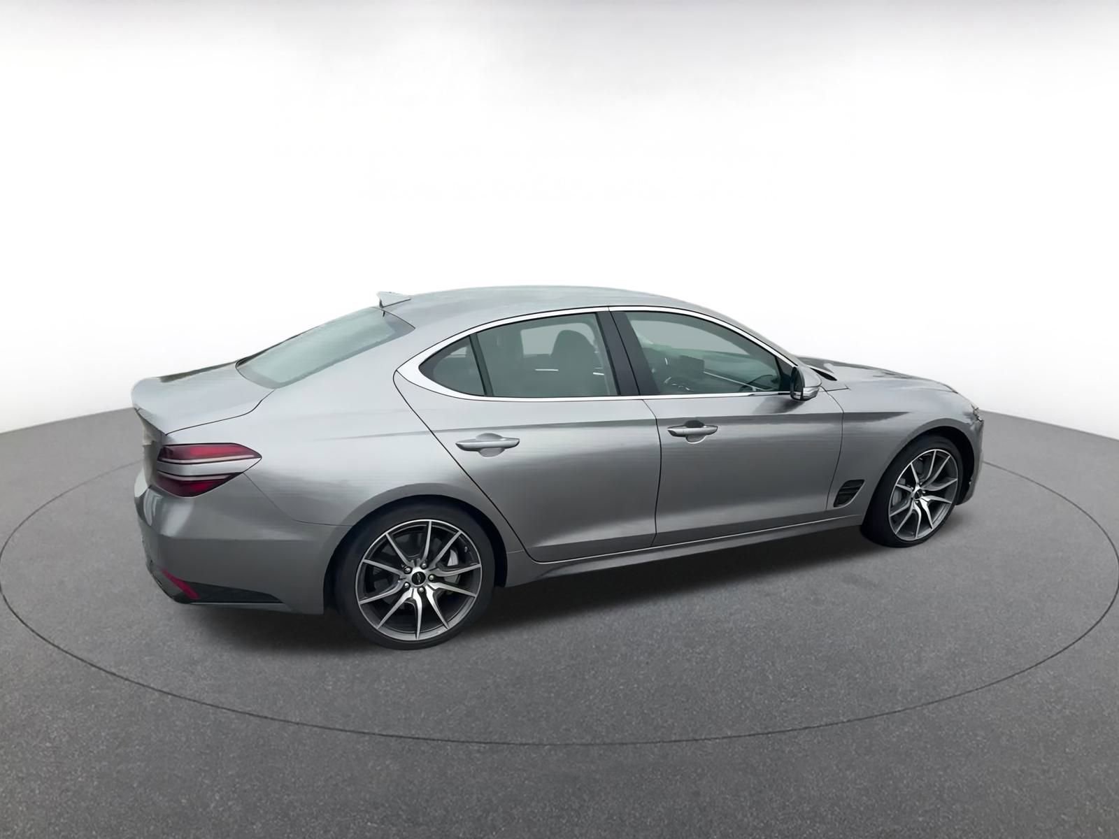 Used 2025 Genesis G70 2.5T image 14