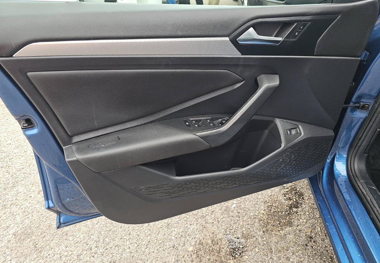 Used 2019 Volkswagen Jetta SE FWD image 12