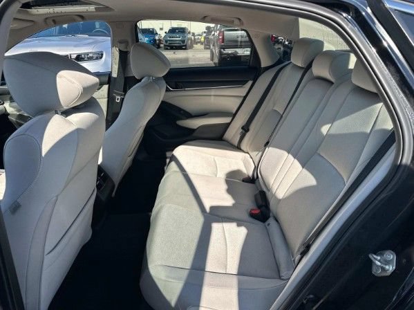 Used 2018 Honda Accord EX image 4