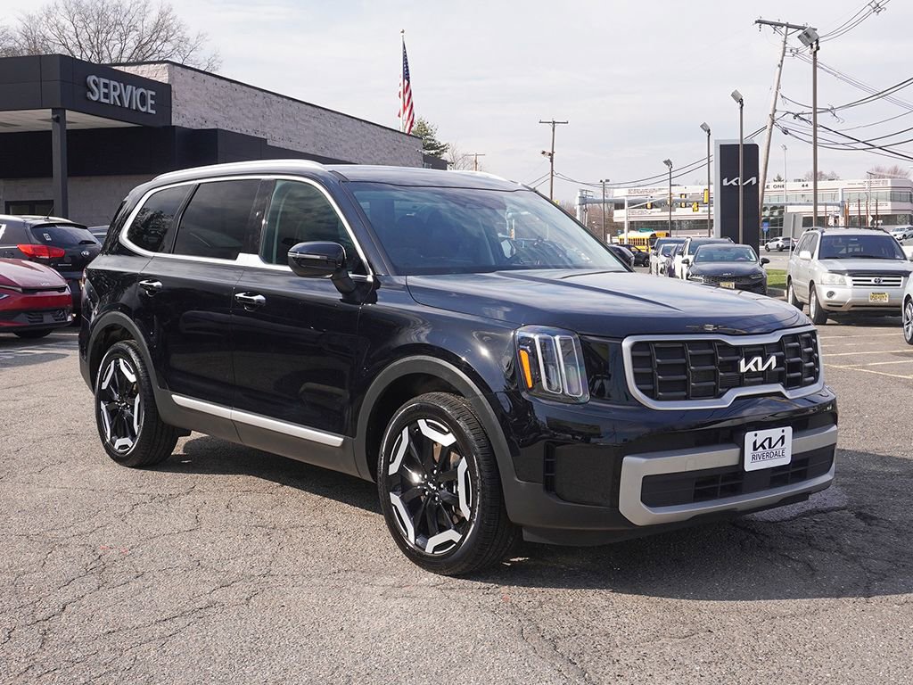 Used 2024 Kia Telluride S w/ S Sunroof Package image 2