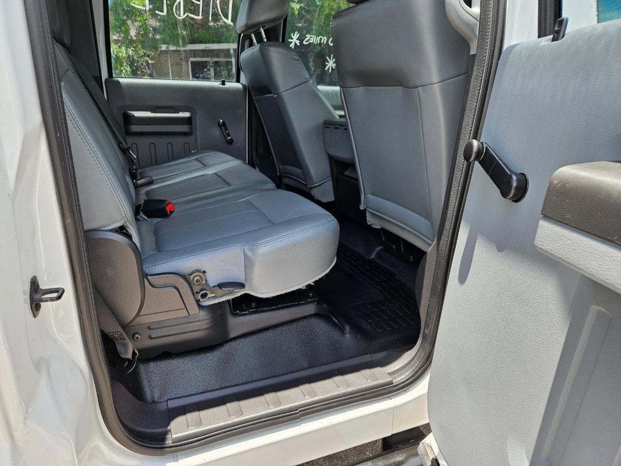 Used 2011 Ford F550 2WD Crew Cab Super Duty w/ Payload Upgrade Pkg image 18