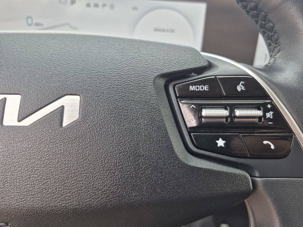 Certified 2024 Kia EV6 Light AWD/4WD image 20