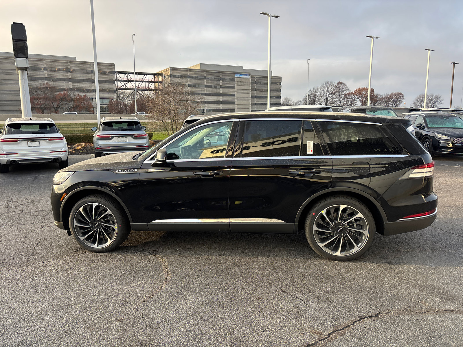 New 2026 Lincoln Aviator Reserve image 4