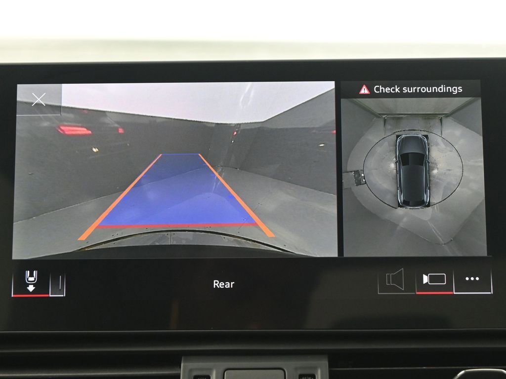 Used 2021 Audi Q5 e Premium Plus w/ Premium Plus Package image 12