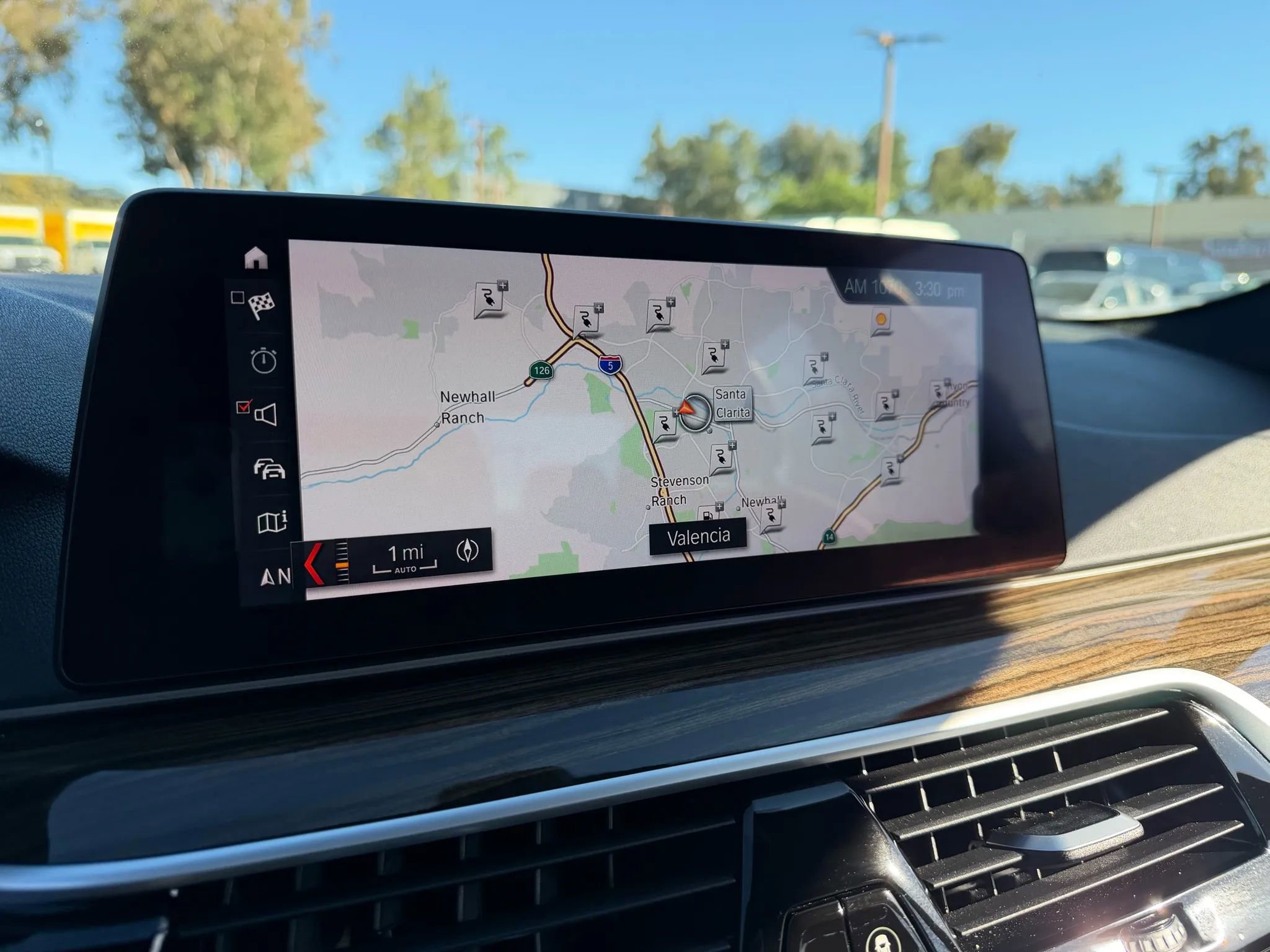 Used 2019 BMW 530e w/ Premium Package image 16