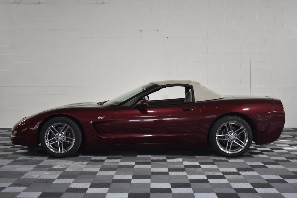 Used 2003 Chevrolet Corvette Convertible w/ Preferred Equipment Group1 image 29
