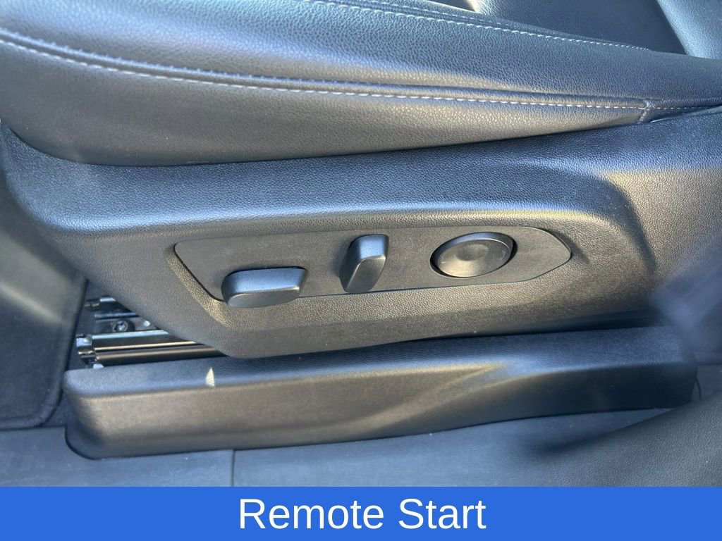 Used 2024 Chevrolet Suburban LT image 8