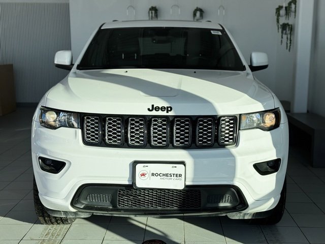 Used 2017 Jeep Grand Cherokee Altitude image 33
