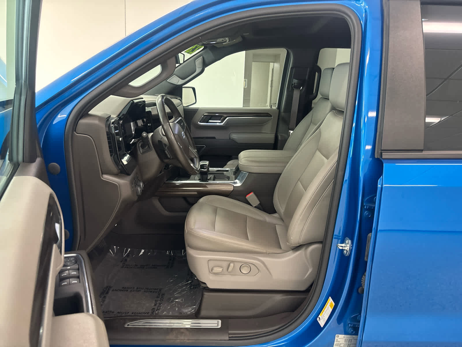 Used 2023 Chevrolet Silverado 1500 RST image 18