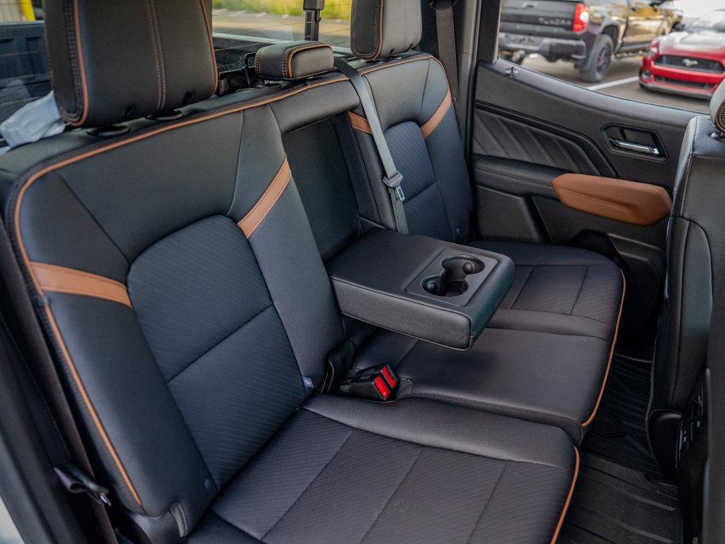 Used 2024 GMC Canyon AT4 w/ AT4 Premium Package AWD/4WD image 28