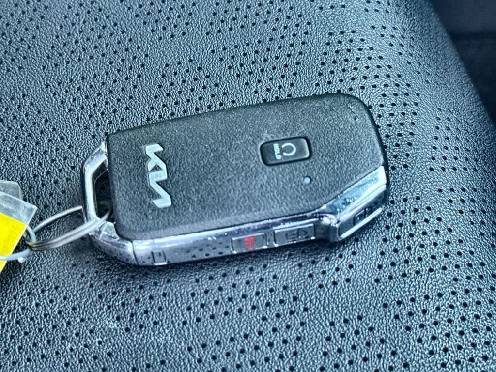 Used 2024 Kia Seltos EX FWD image 28