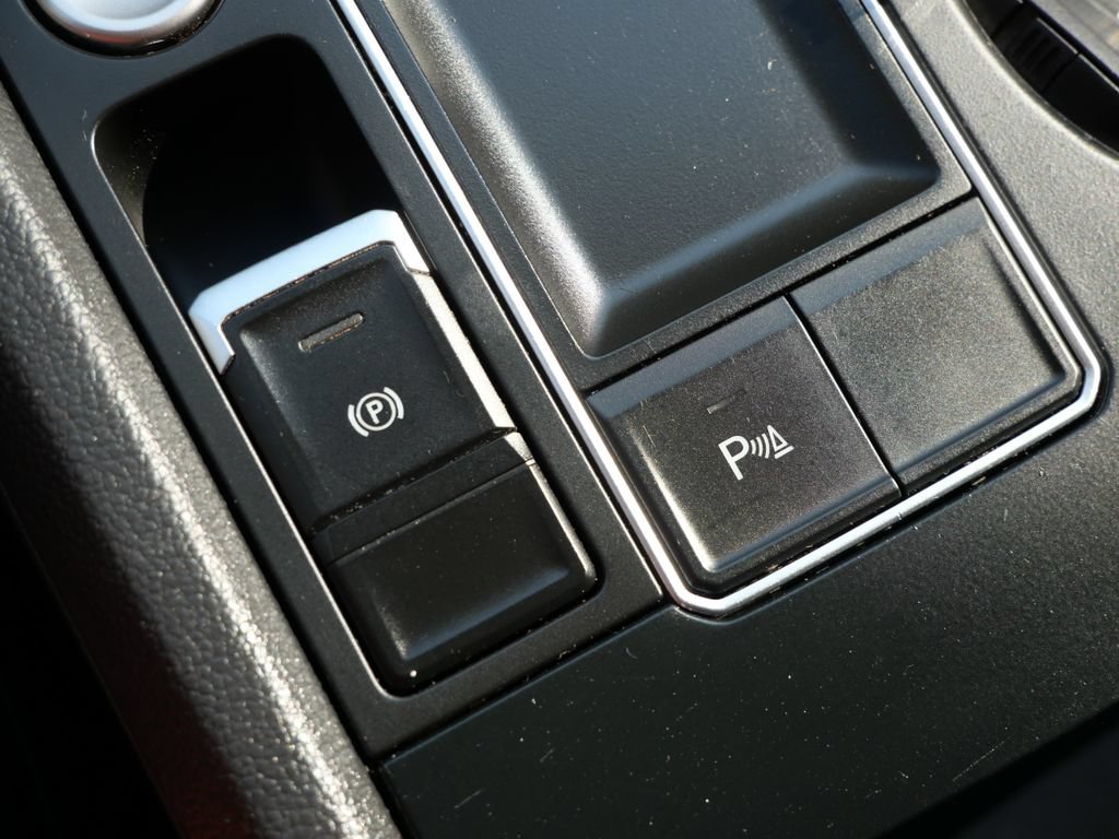 Used 2021 Volkswagen Atlas SE FWD image 25