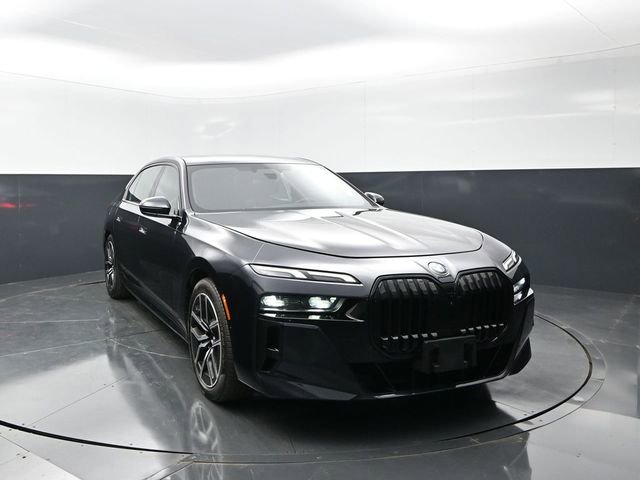 Used 2023 BMW 760i xDrive AWD/4WD image 5