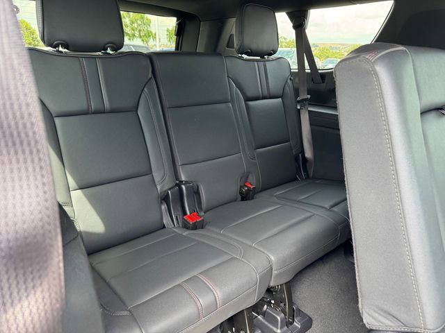 Used 2025 Chevrolet Suburban RST image 10