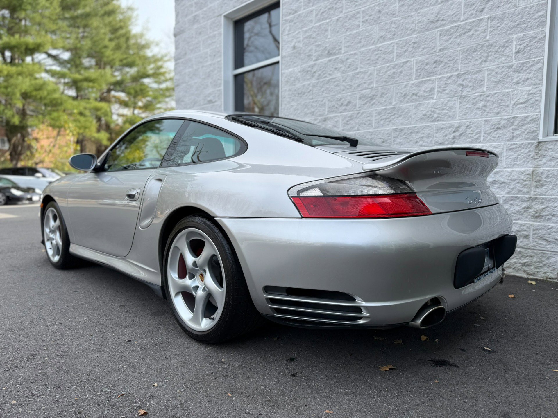 Used 2001 Porsche 911 Turbo image 9