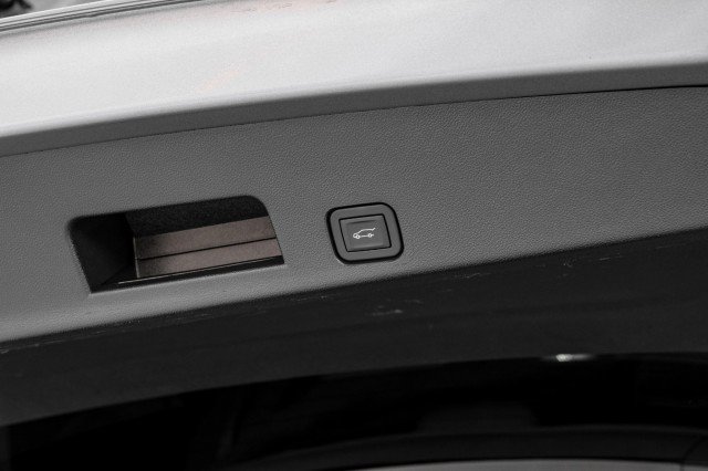 Used 2025 Chevrolet Traverse LT w/ LPO, Floor Liner Package FWD image 54