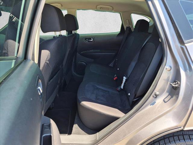 Used 2015 Nissan Rogue S FWD image 18