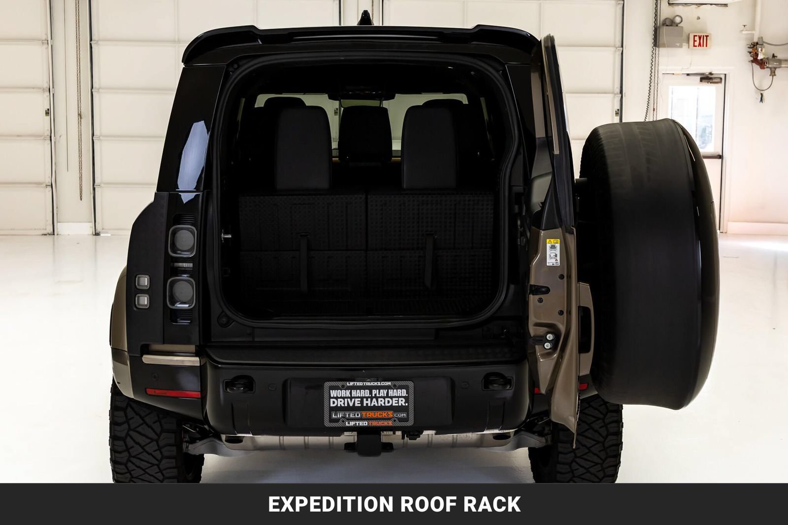 Used 2024 Land Rover Defender 110 X AWD/4WD image 8