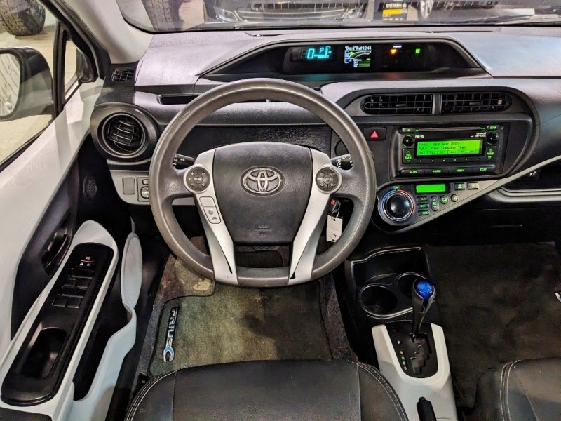 Used 2012 Toyota Prius C One image 3