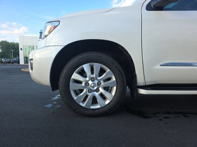 Used 2020 Toyota Sequoia Platinum AWD/4WD image 10