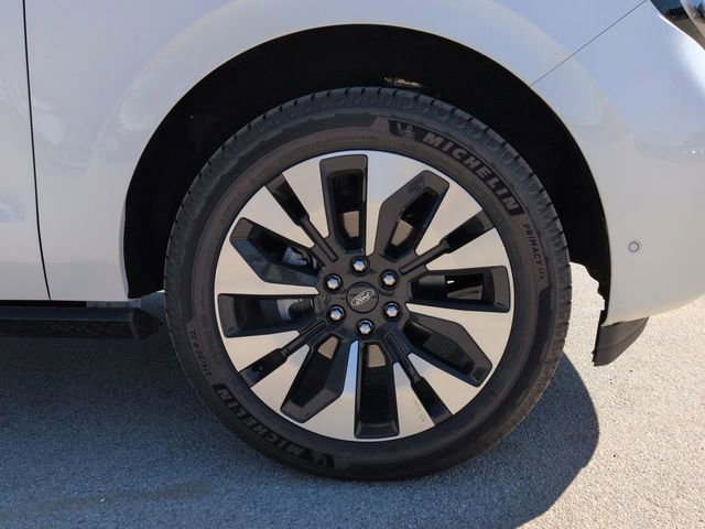 New 2025 Ford Expedition Platinum w/ Platinum Ultimate Package image 10