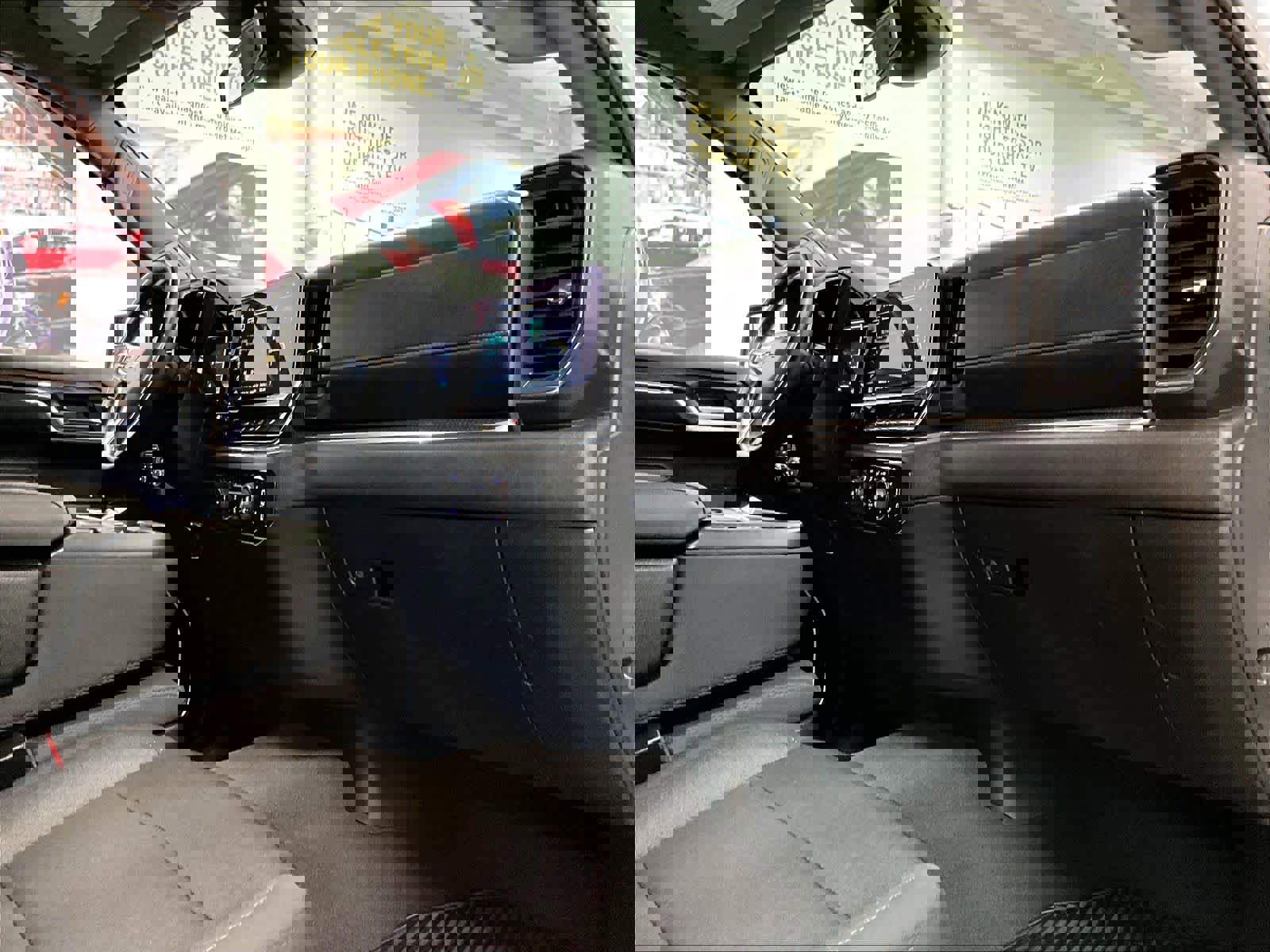 Used 2025 Chevrolet Silverado 1500 LT image 14