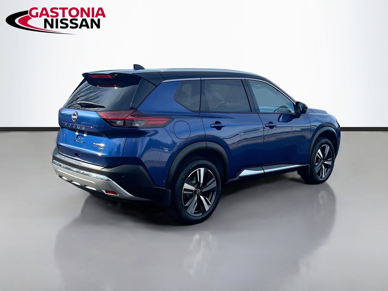 Used 2023 Nissan Rogue Platinum image 9