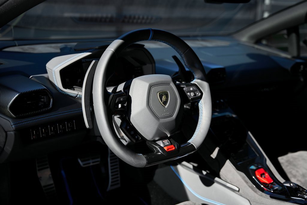 Used 2023 Lamborghini Huracan Tecnica image 33