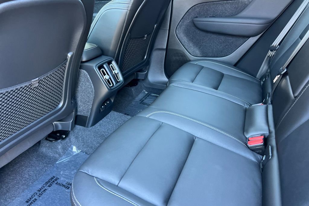 Used 2024 Volvo XC40 B5 Plus w/ Protection Package Premier image 11