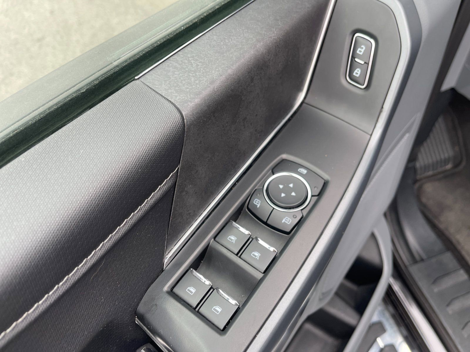 Used 2024 Ford F150 XLT image 13