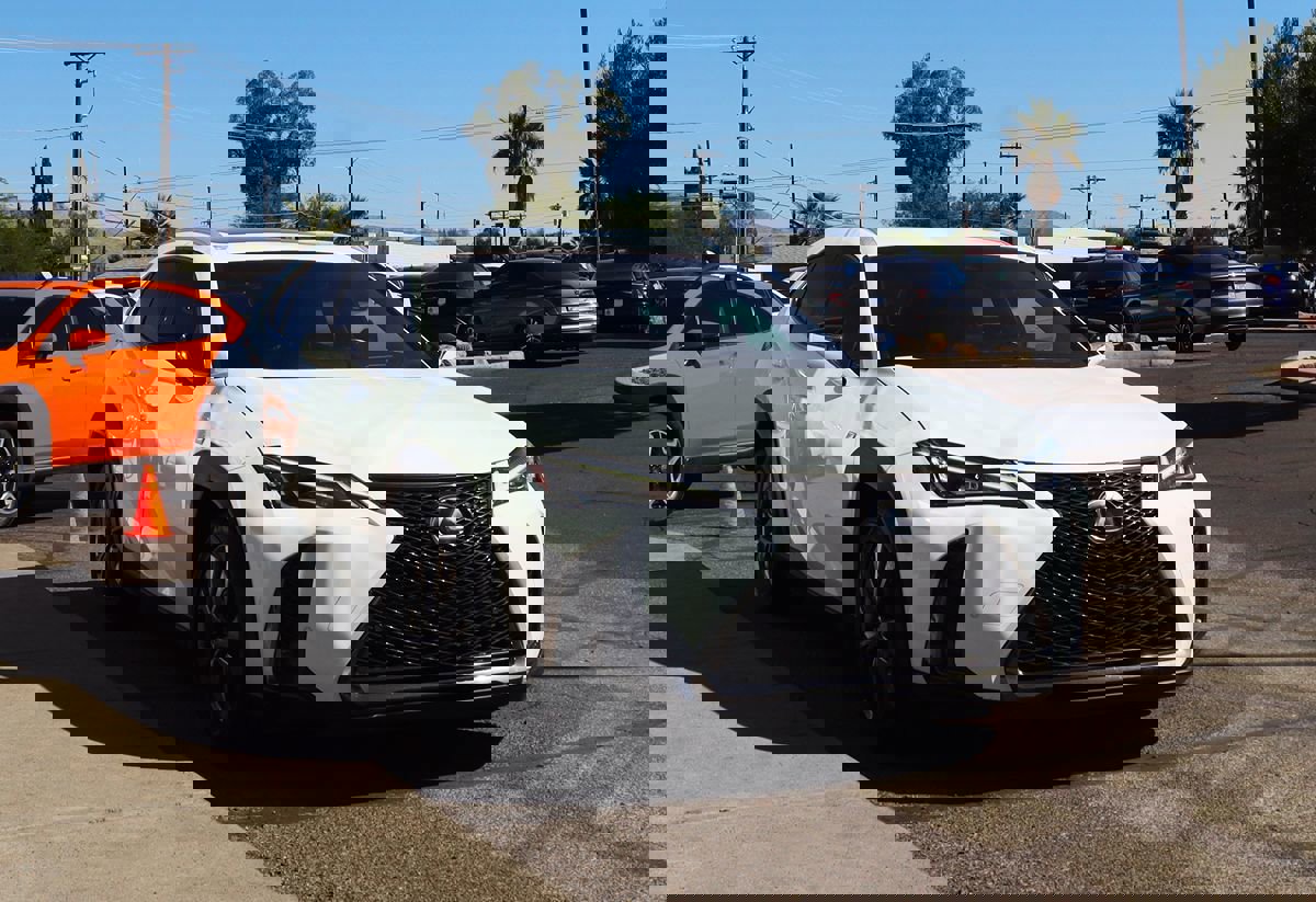 Used 2019 Lexus UX 200 F Sport w/ F Sport Premium Package image 14