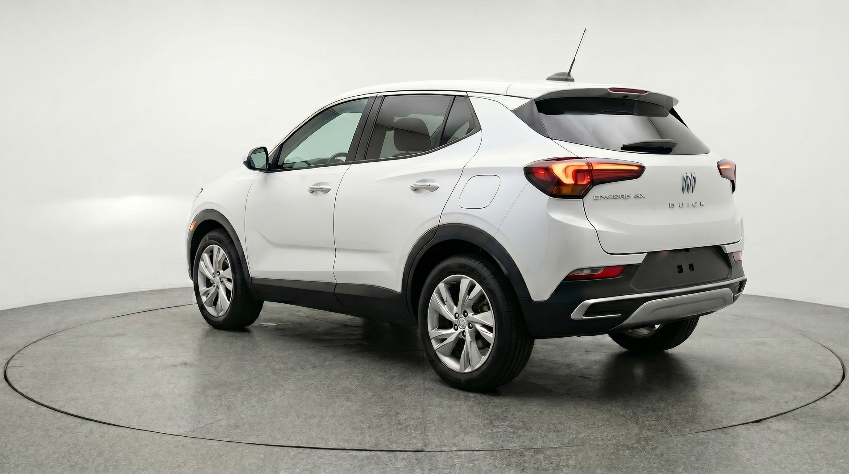 Used 2025 Buick Encore GX Preferred AWD/4WD image 6