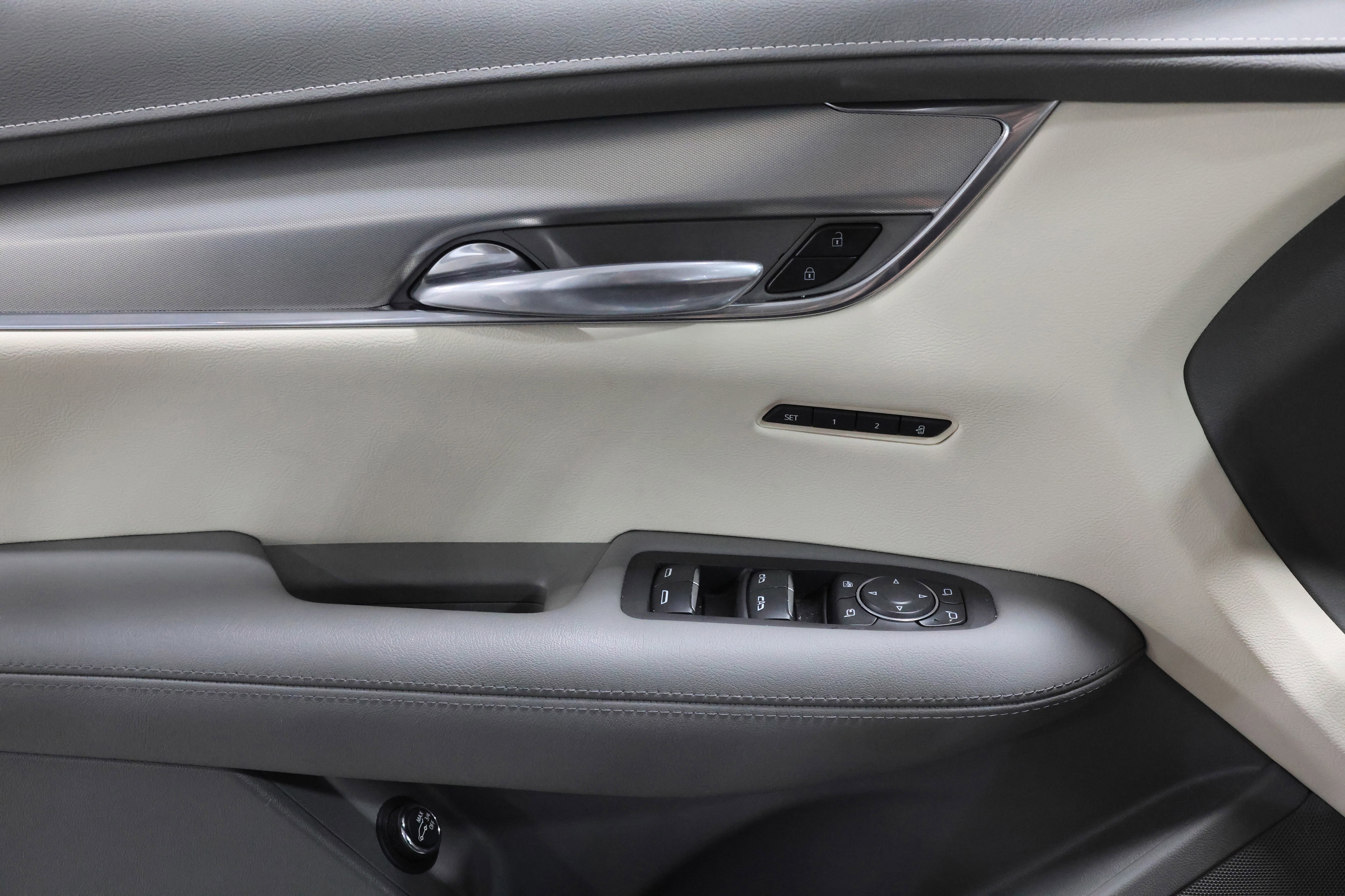 Used 2020 Cadillac XT5 Premium Luxury image 12