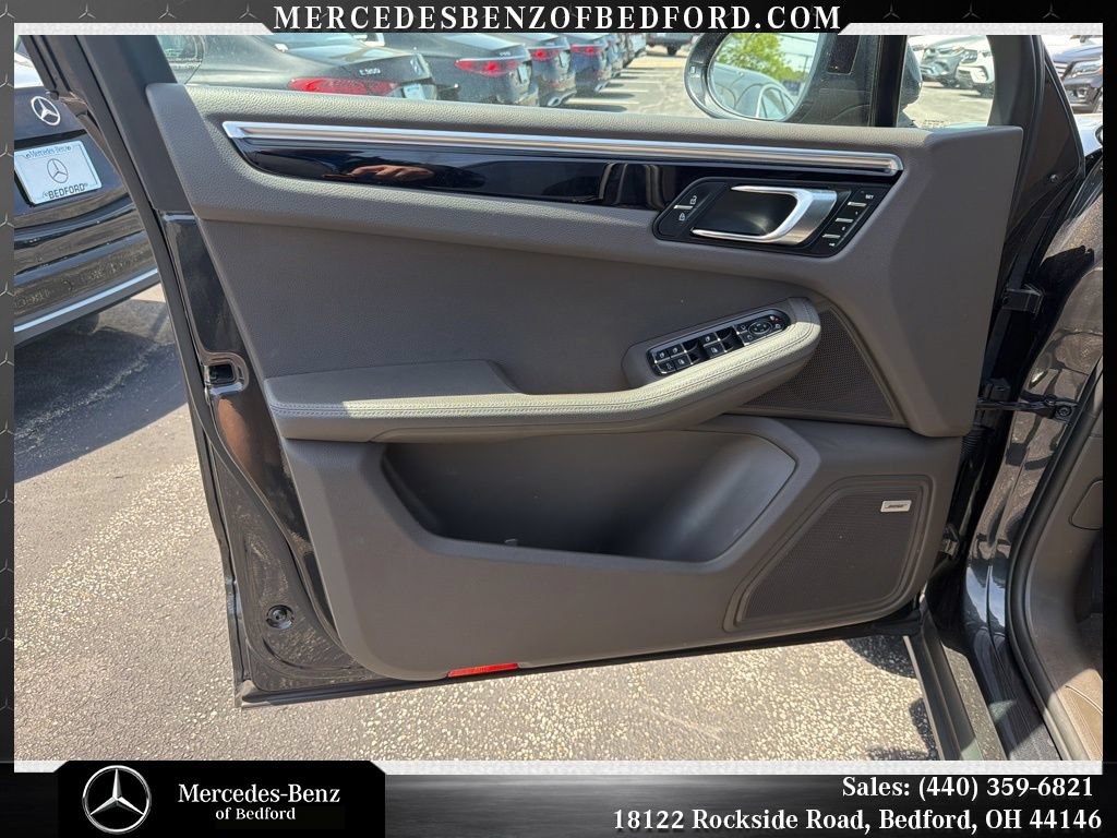 Used 2020 Porsche Macan AWD/4WD image 7
