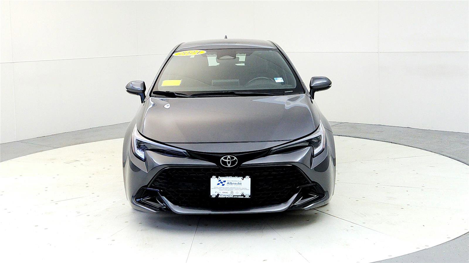 Used 2024 Toyota Corolla SE w/ SE Package image 8