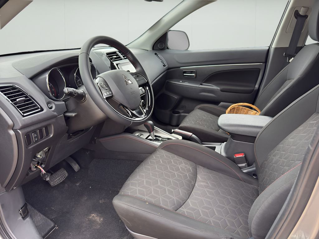 Used 2024 Mitsubishi Outlander Sport ES AWD/4WD image 6