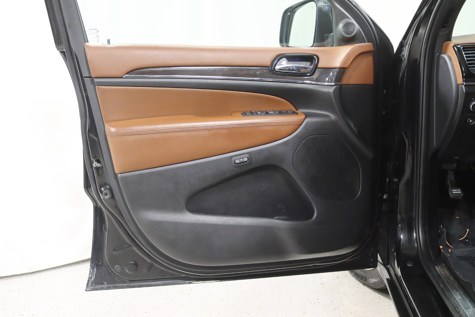 Used 2021 Jeep Grand Cherokee Overland image 32